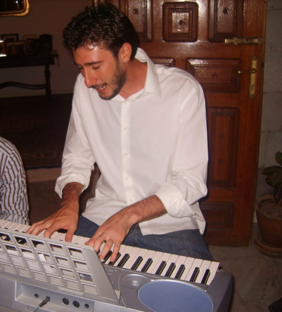 Mercoledì 9 gennaio 2008 - il musicante dell'ambasciata